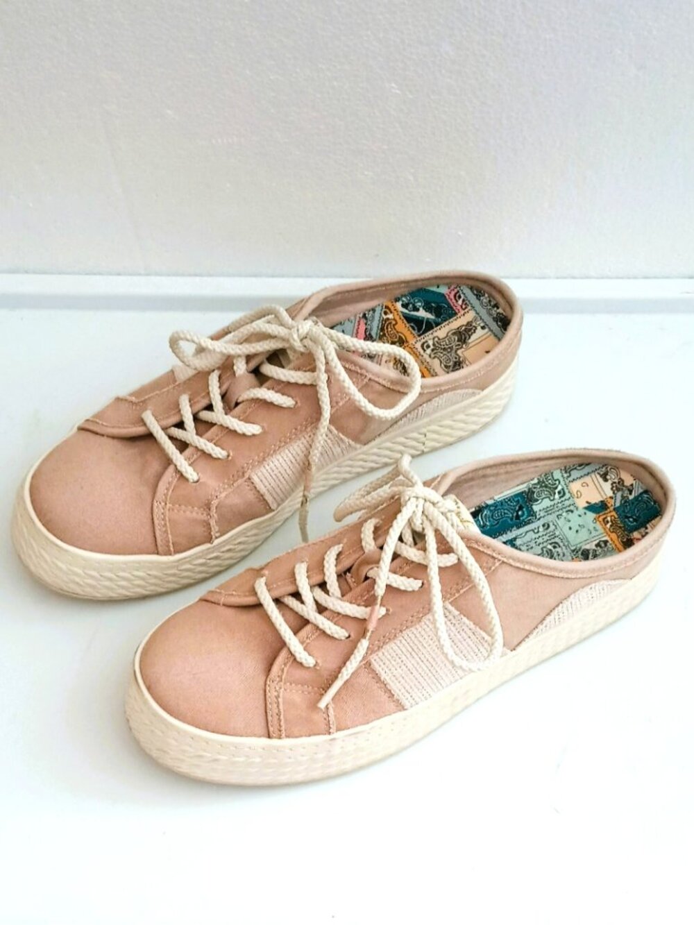 Blowfish Canvas Slip On Mules 8.5 Pale Pink Casual Lace-Up Sneakers